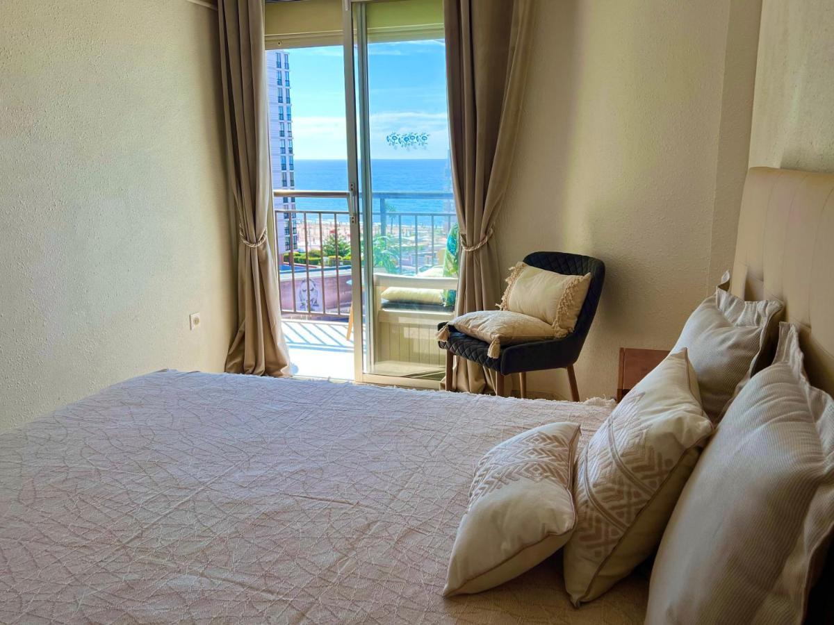 By The Beach, Sea View Appartement *