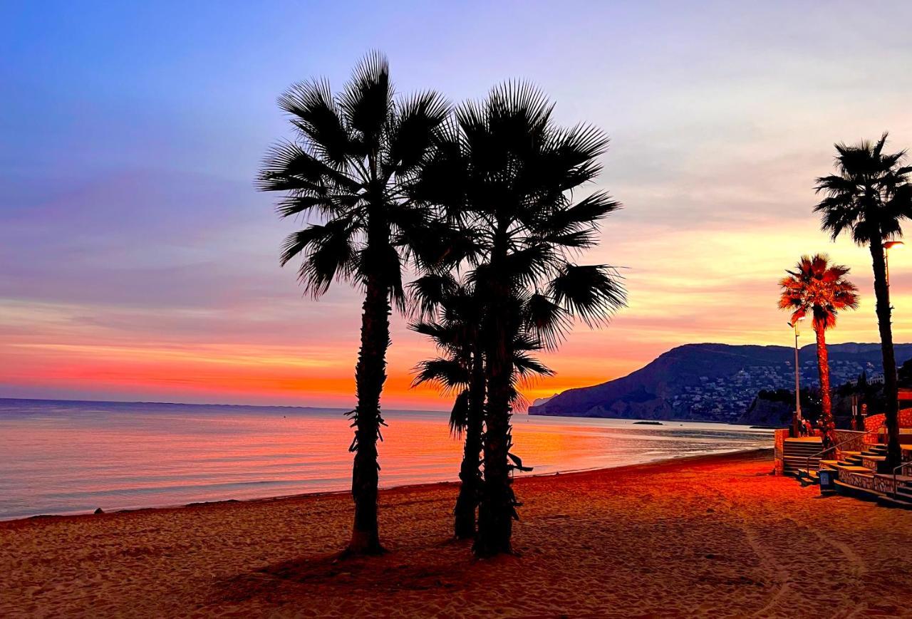 By The Beach, Sea View Appartement